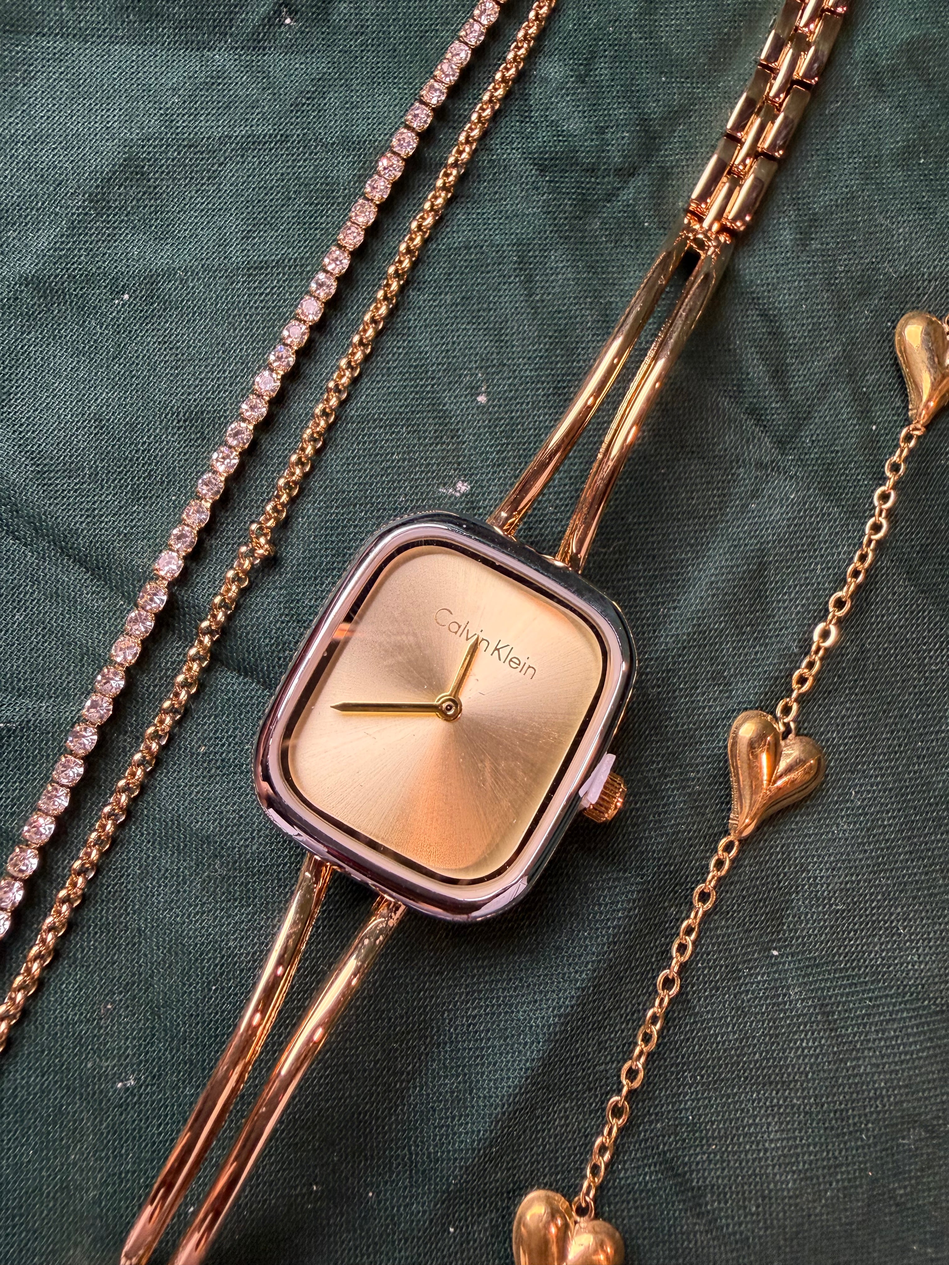 Gold Nerix Vintage Watch Stack