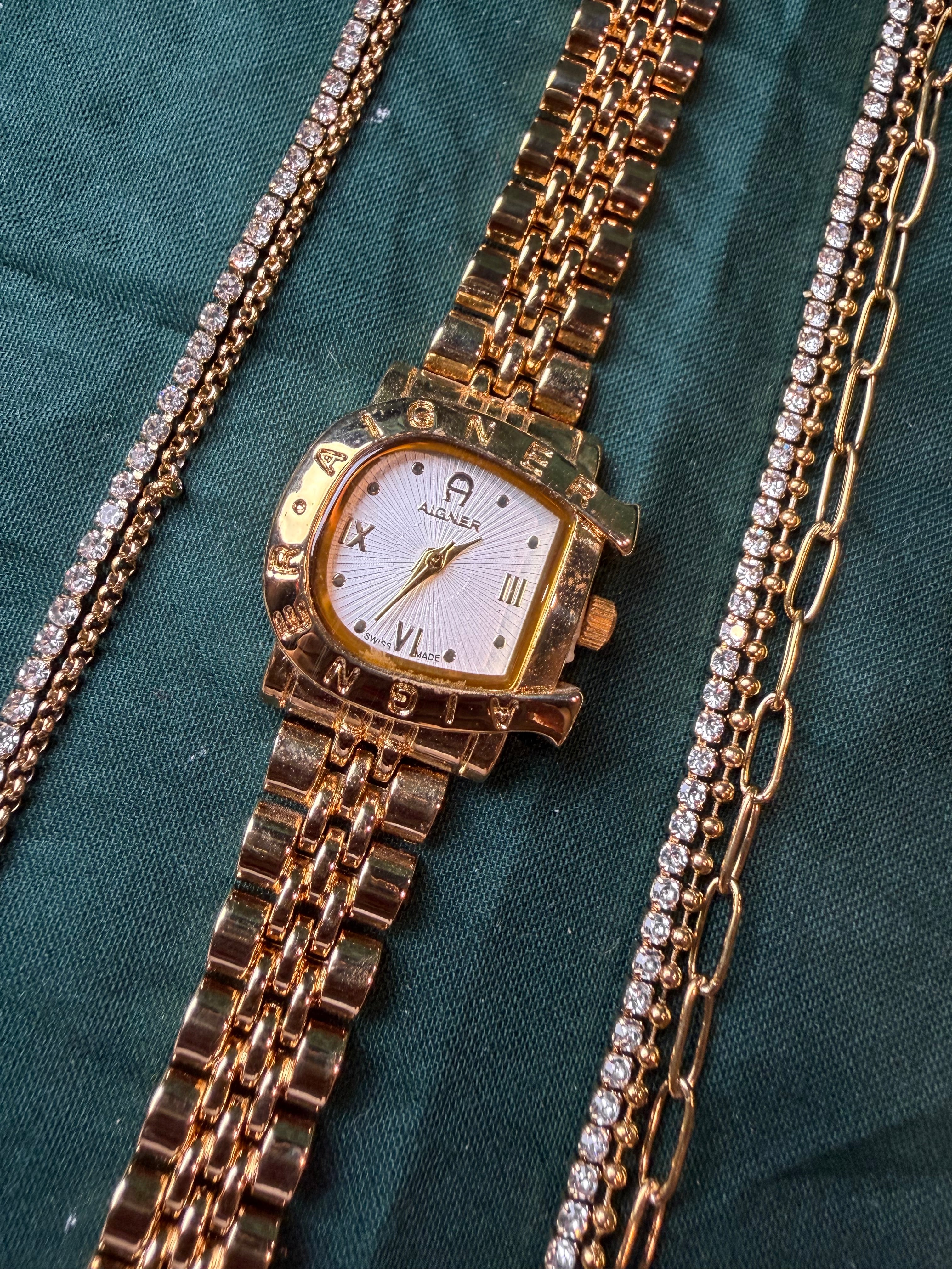 Aera Watch Stack